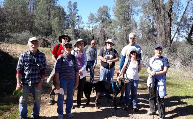 Field trippers at Oregon Gulch. D. Ledger.