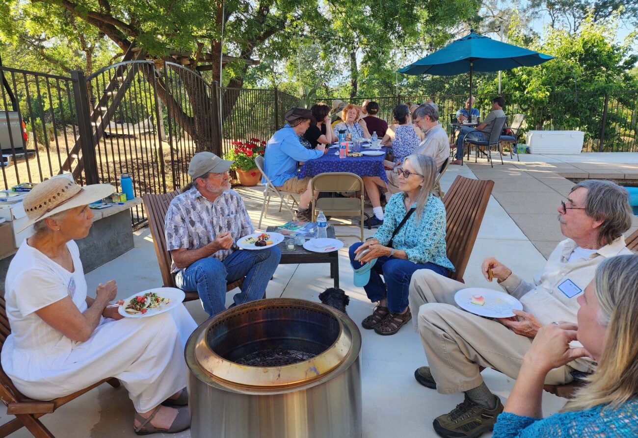 Potluck/picnic attendees. L. Burk.