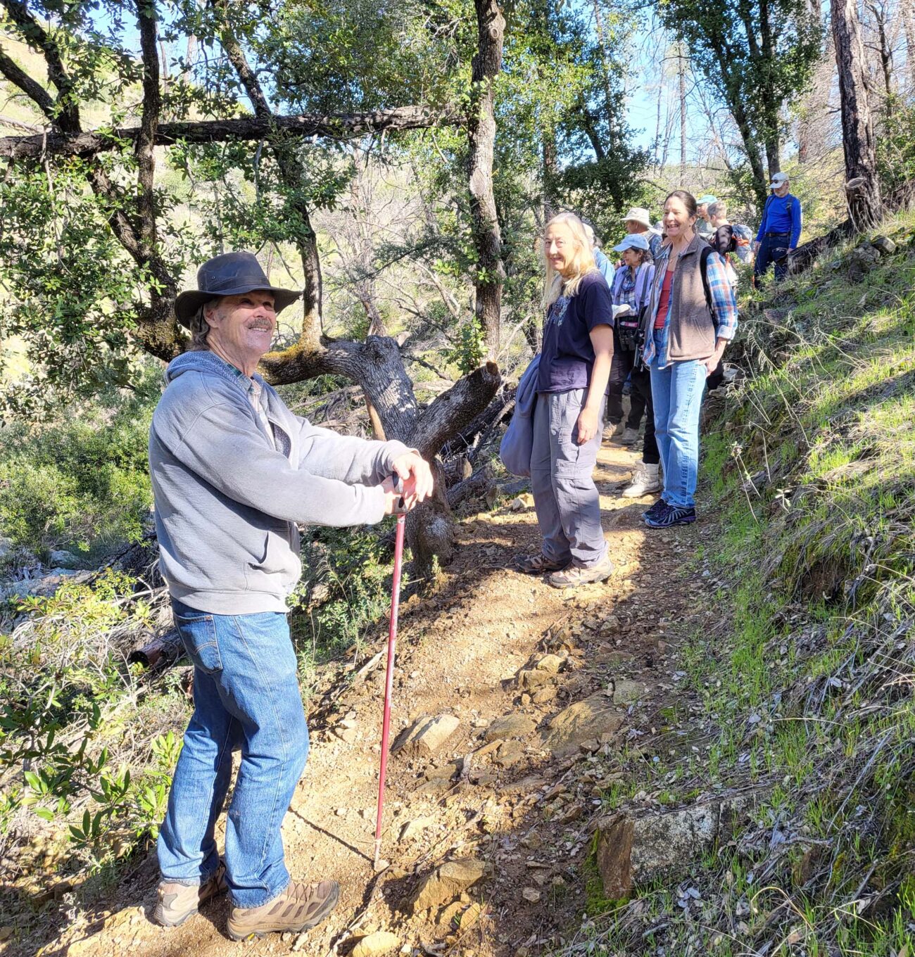David Ledger leading field trip. D. Mandel.