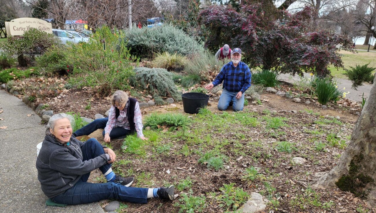 Volunteers at MMHCG work day. D. Mandel.