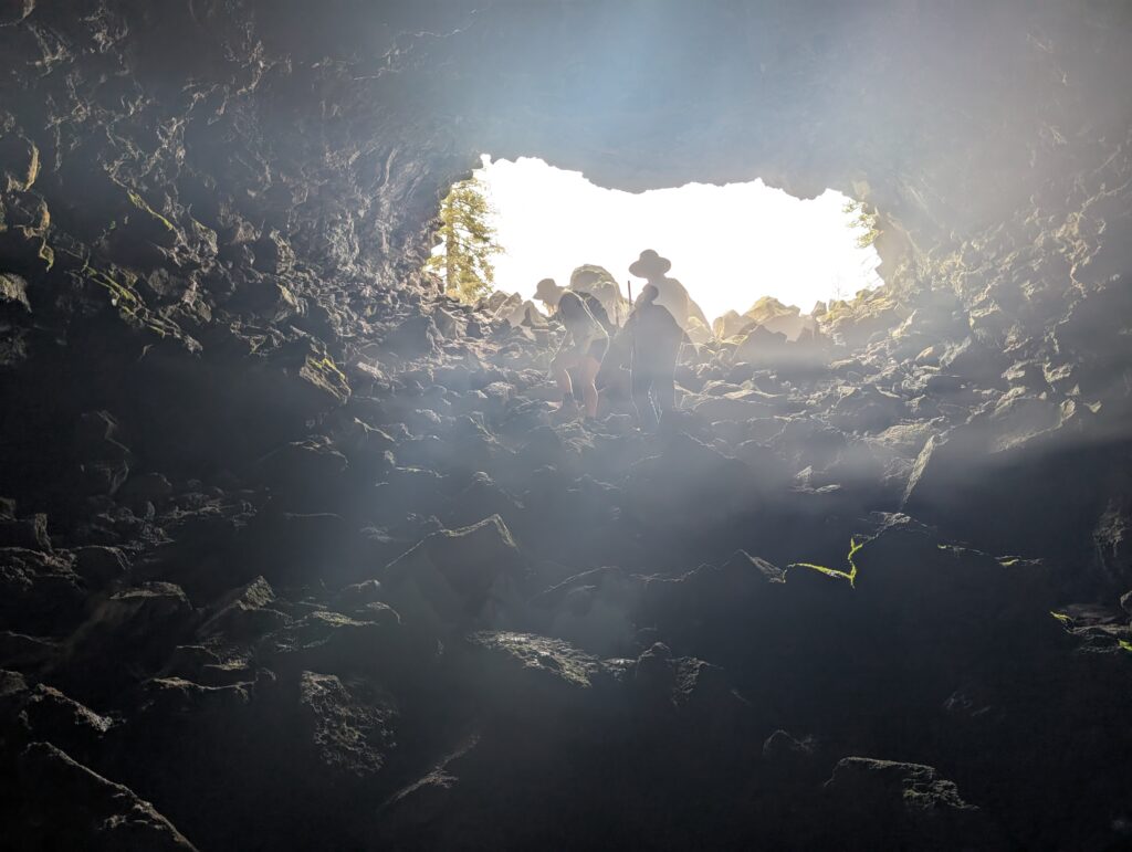 Shadows looking out of the ice cave near Sáttítla. Photo © R. Redlich.